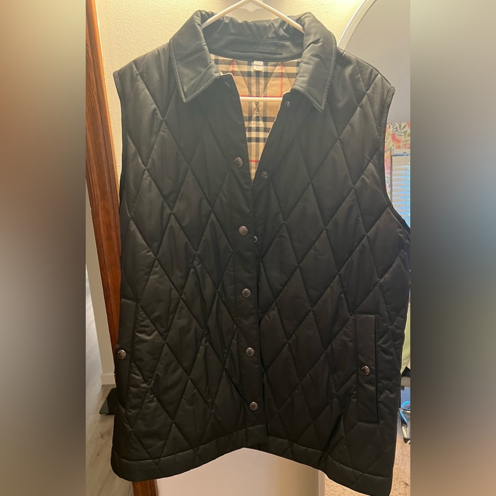 Burberry vest, XXL, worn once, pristine condition